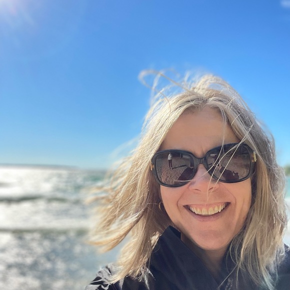 Meet your Posher, Katharine - Picture 1 of 1